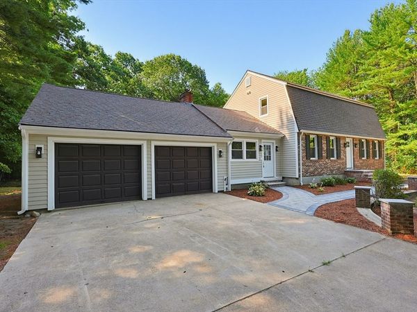 8 Cook Rd, Foxboro, MA 02035