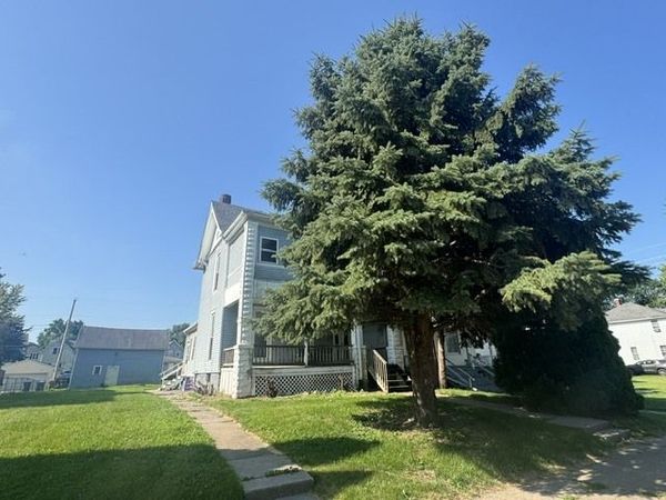 547 6th Avenue , Clinton, IA 52732