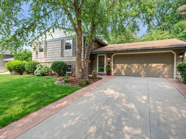 2824 Fernwood Street , Roseville, MN 55113