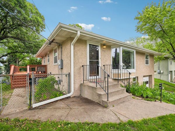 2154 William Street , Roseville, MN 55113