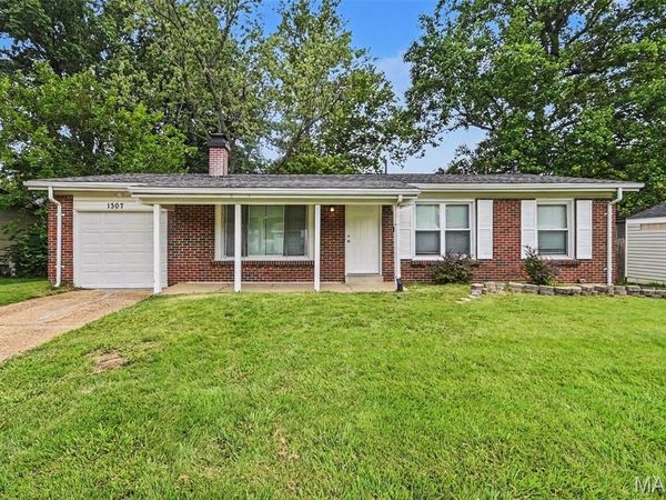 1307 Claudine Drive , St Louis, MO 63138