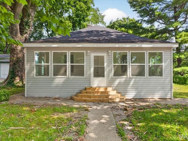 2720 Walnut Street, Alton, IL 62002
