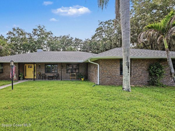 1810 Whispering Oaks Circle , Melbourne, FL 32934