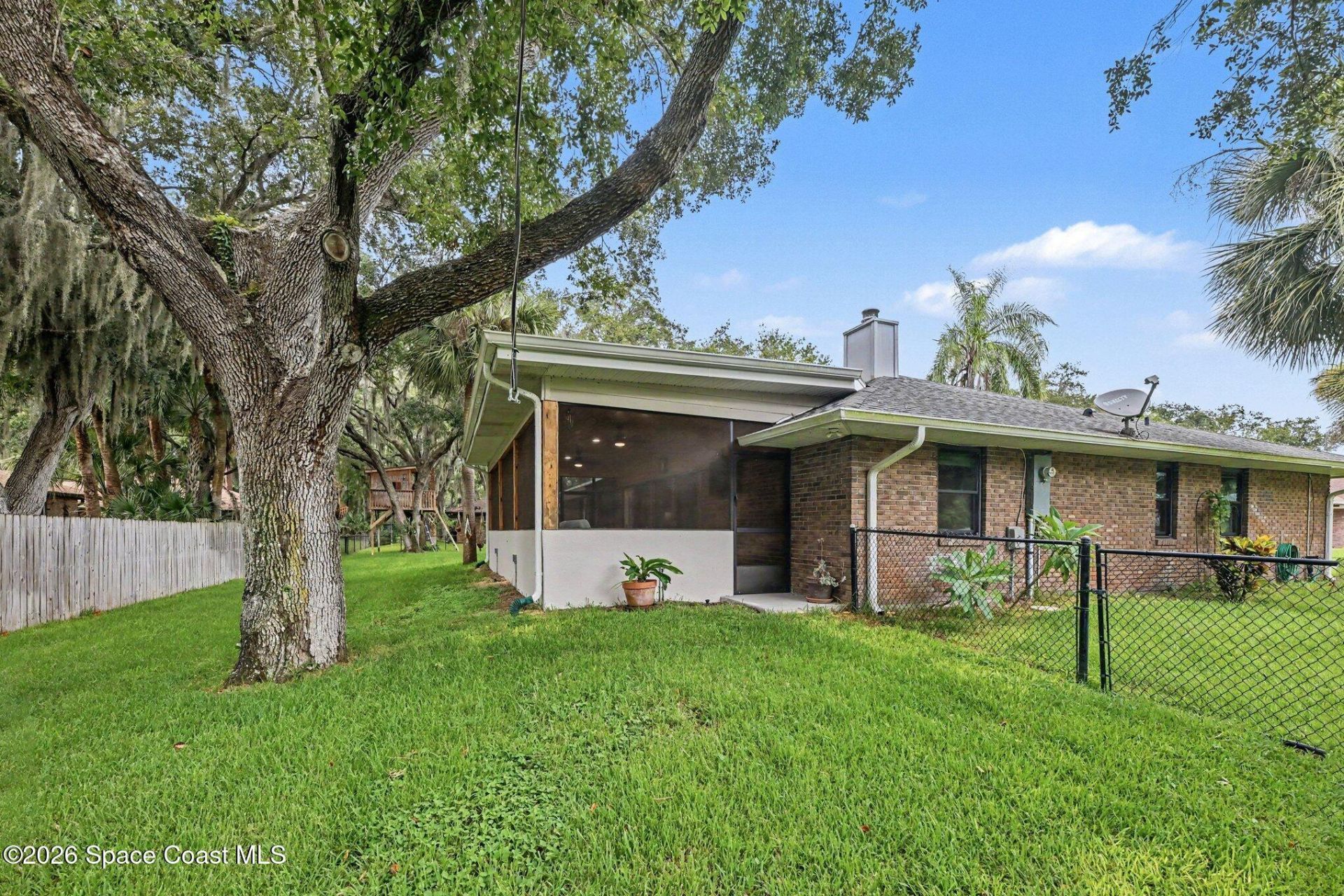 1810 Whispering Oaks Circle , Melbourne, FL 32934 Photo