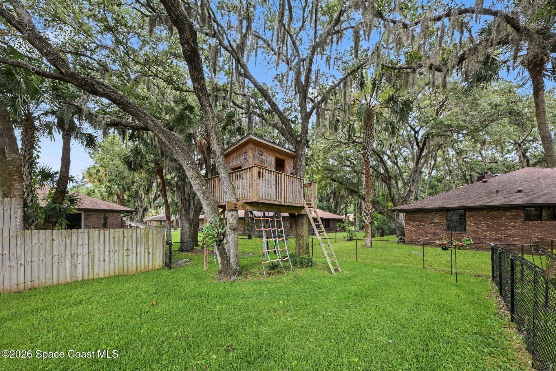 1810 Whispering Oaks Circle , Melbourne, FL 32934 Photo