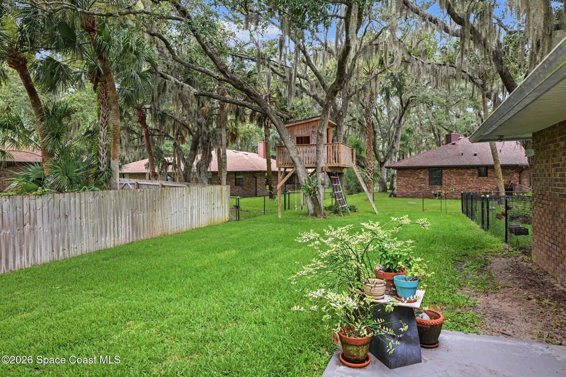 1810 Whispering Oaks Circle , Melbourne, FL 32934 Photo