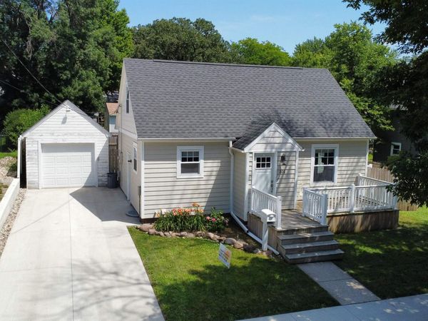 206 N 9th Street, Clear Lake, IA 50428