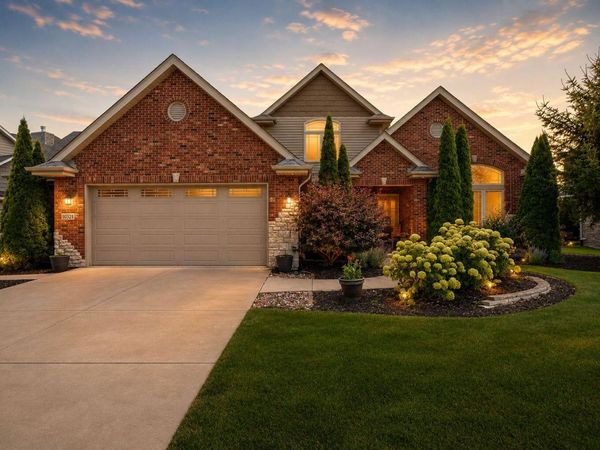 10321 Golden Arch Avenue , St. John, IN 46373