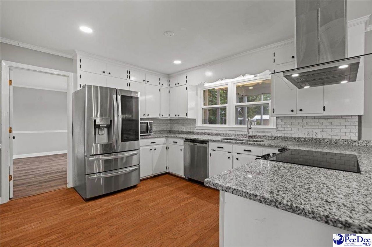 1027 S Peninsula Photo 12