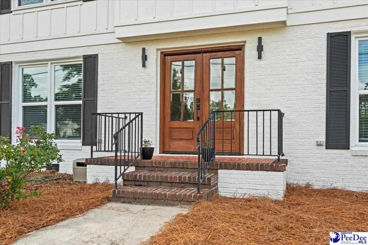 1027 S Peninsula Photo 4