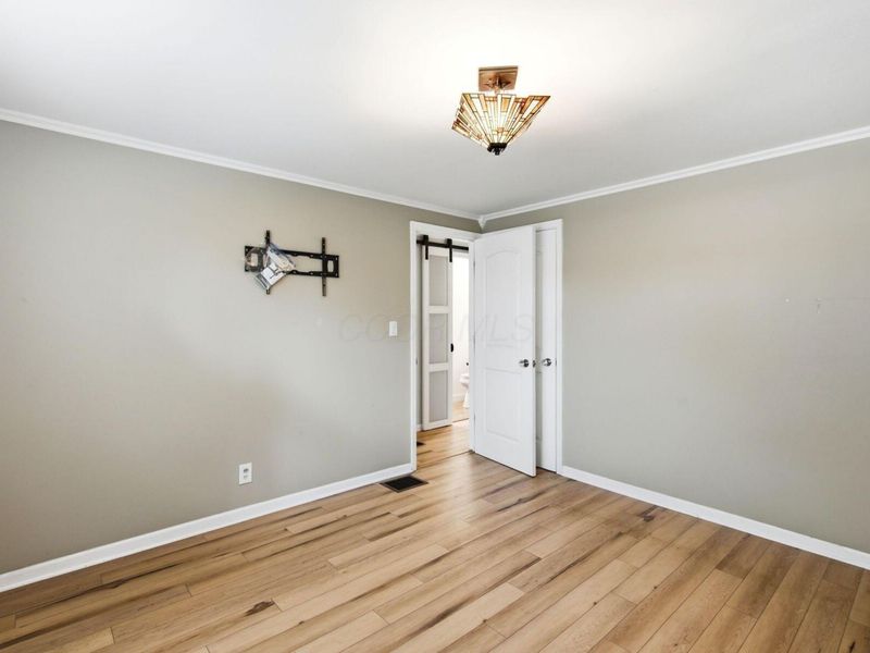 541 S James Road , Columbus, OH 43213 Photo 24