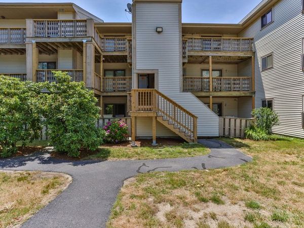 800 Bearses Way, Unit 4EH, Barnstable, MA 02601