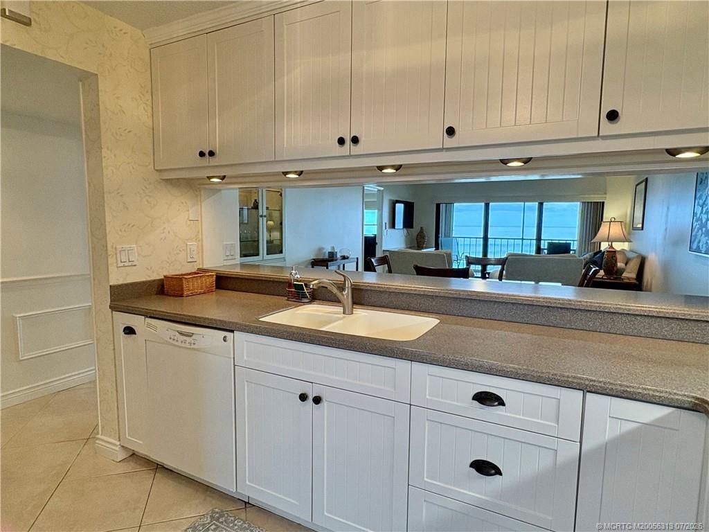 2571 Ocean Boulevard Ne, Unit 405, Stuart, FL 34996 Photo