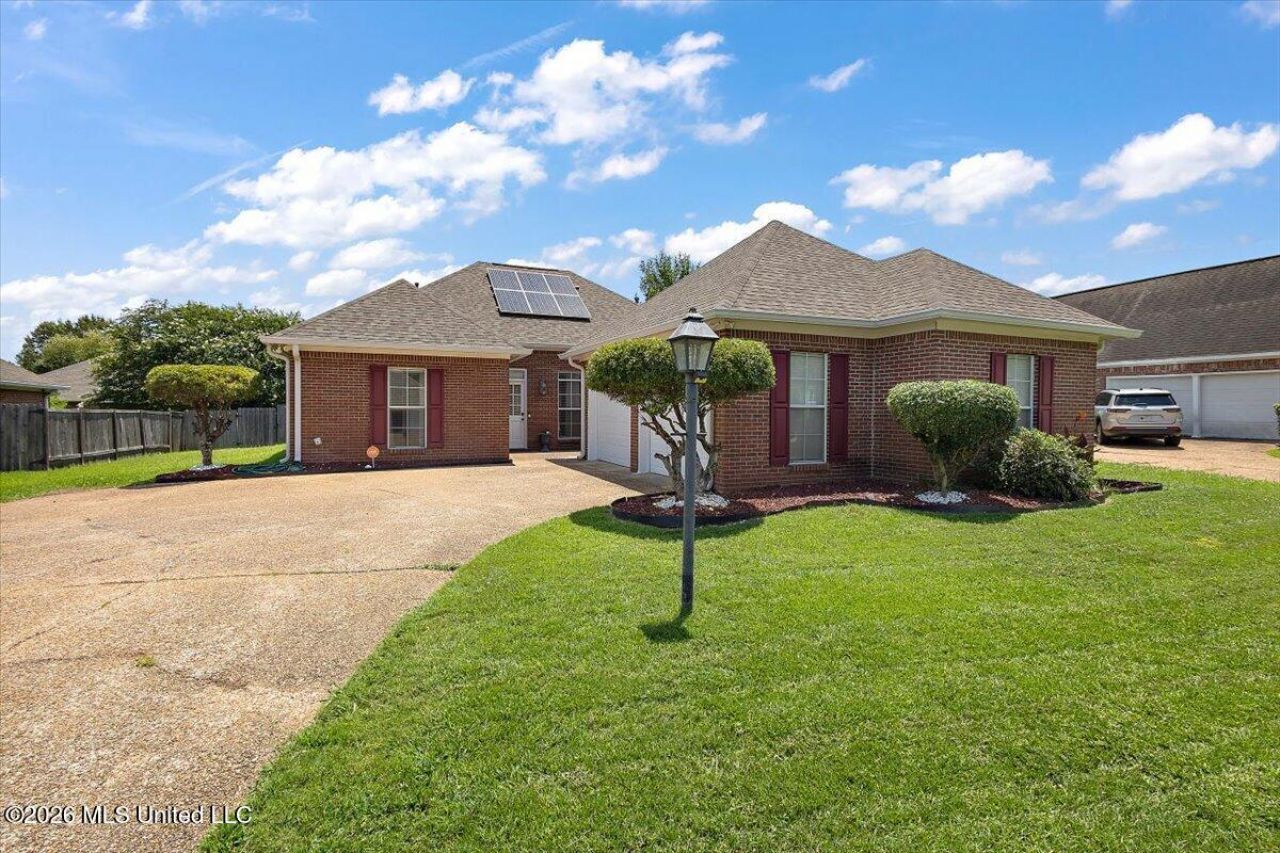 109 Navajo Circle, Clinton, MS 39056 Main Photo