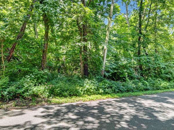 1260 E 41st Street , Des Moines, IA 50317