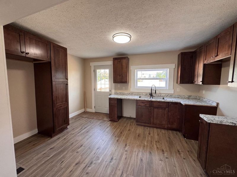 140 W Washington Street, Sabina, OH 45169 Photo 2