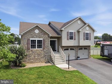 20 COLTON DRIVE, SHIPPENSBURG, PA 17257