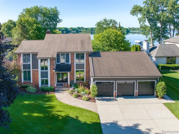 2545 Cedar Key Drive, Lake Orion Vlg, MI 48360