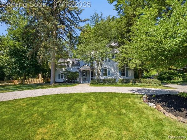 1200 Lake Place, Bloomfield Hills, MI 48302