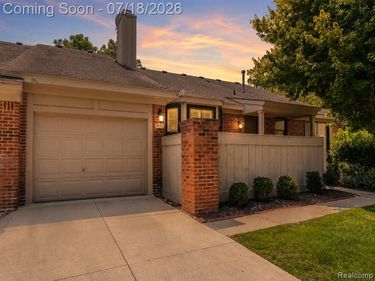 7482 Sheffield, West Bloomfield Twp, MI 48322