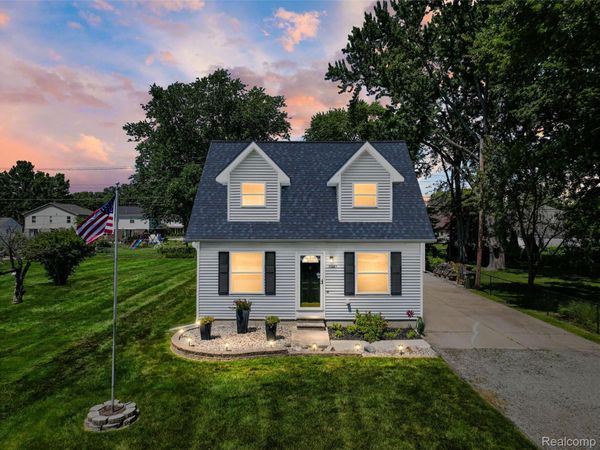 22327 Martin Road, St Clair Shores, Mi 48081