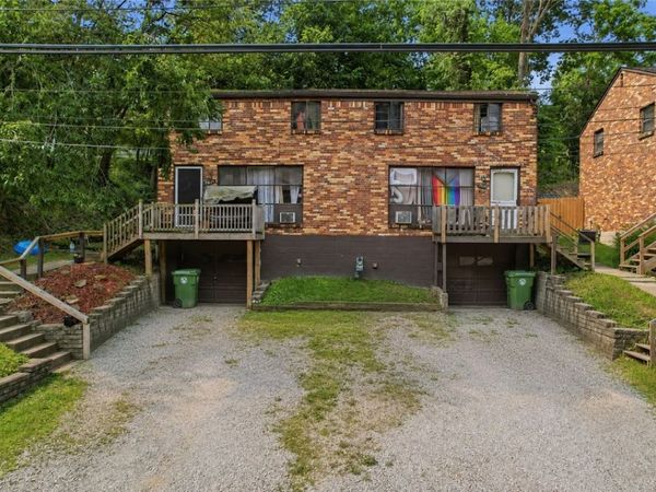 852 Killarney Dr , Pittsburgh, PA 15234
