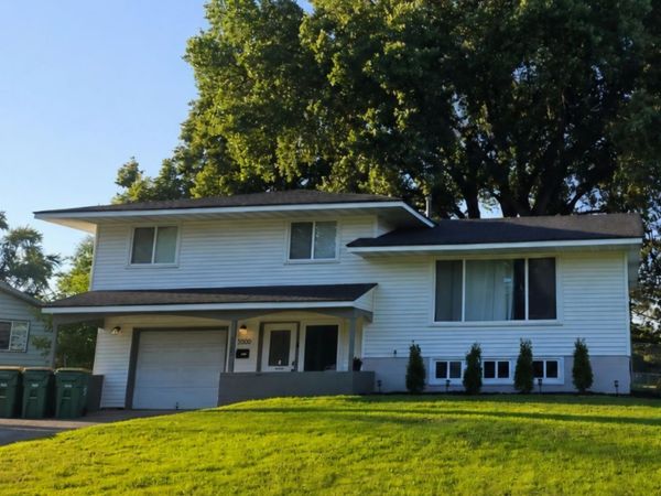 3000 Quarles Road , Brooklyn Center, MN 55429