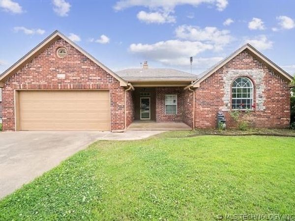 8140 Silverado Road, Claremore, OK 74019