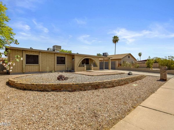 1902 E EMERALD Avenue, Mesa, AZ 85204