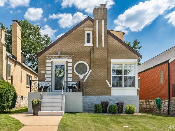 5742 Tholozan Avenue , St Louis, MO 63109