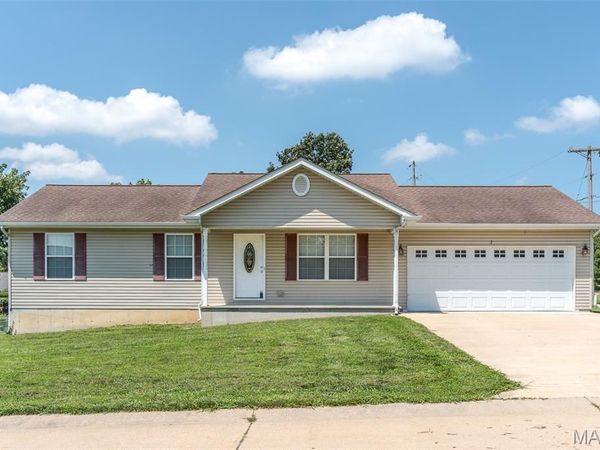 2 Iron Hill Court , St Clair, MO 63077