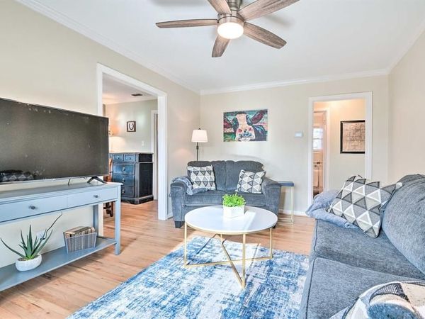 601 Circle Drive, Arlington, TX 76010