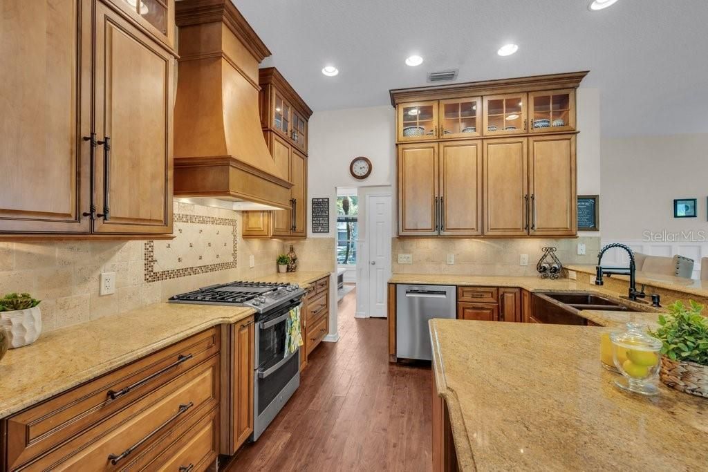 5967 Jaegerglen Drive , Lithia, FL 33547 Photo