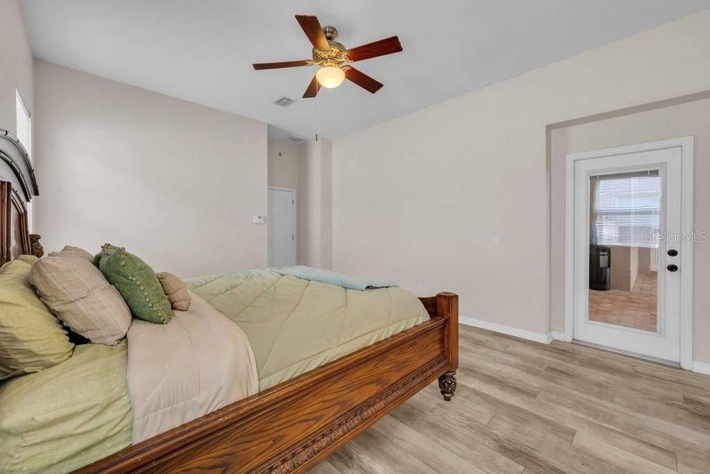 5967 Jaegerglen Drive , Lithia, FL 33547 Photo