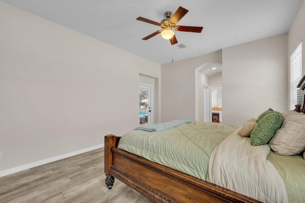 5967 Jaegerglen Drive , Lithia, FL 33547 Photo