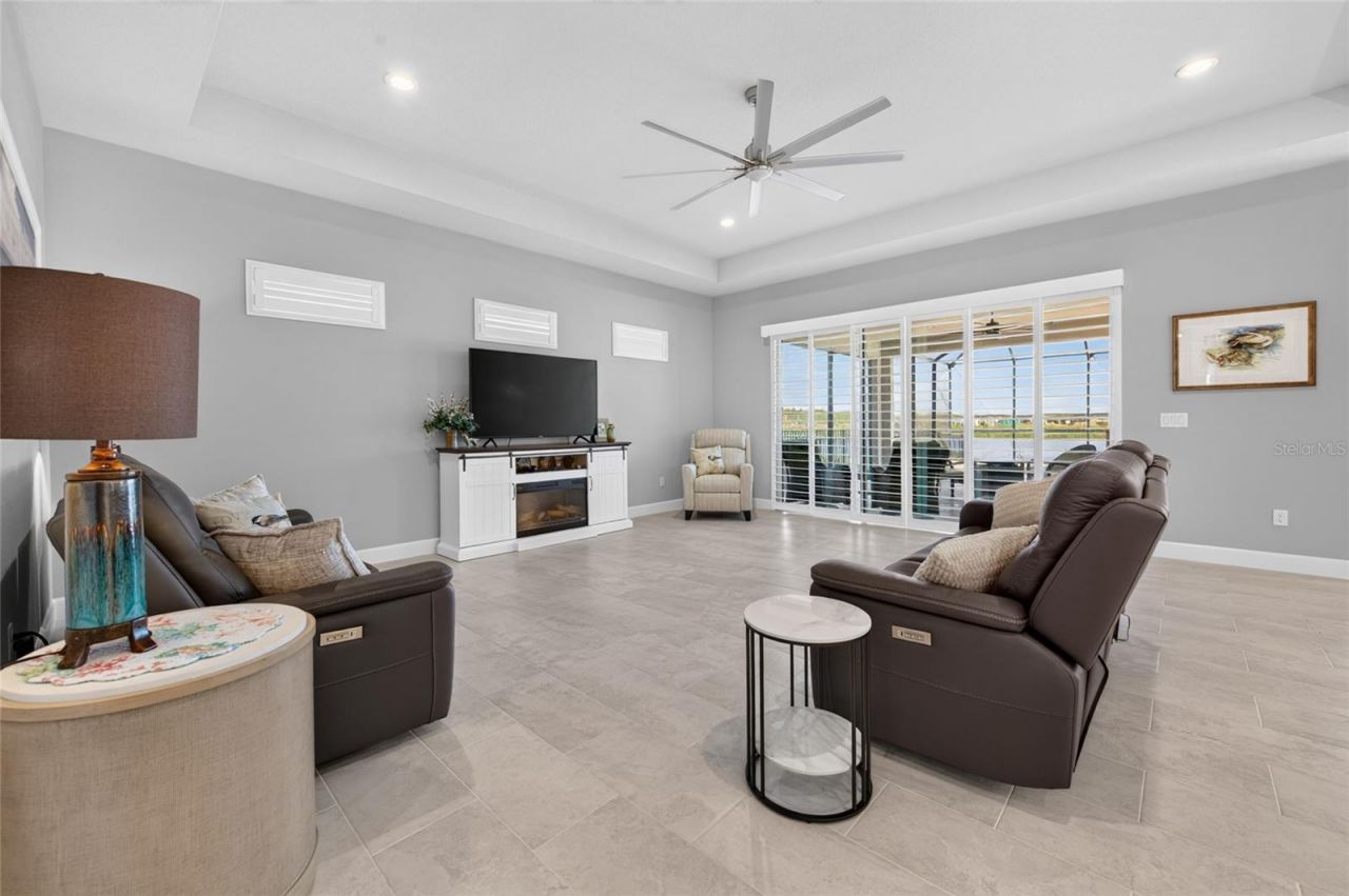 305 Aquamarine Way, Daytona Beach, FL 32124 Photo