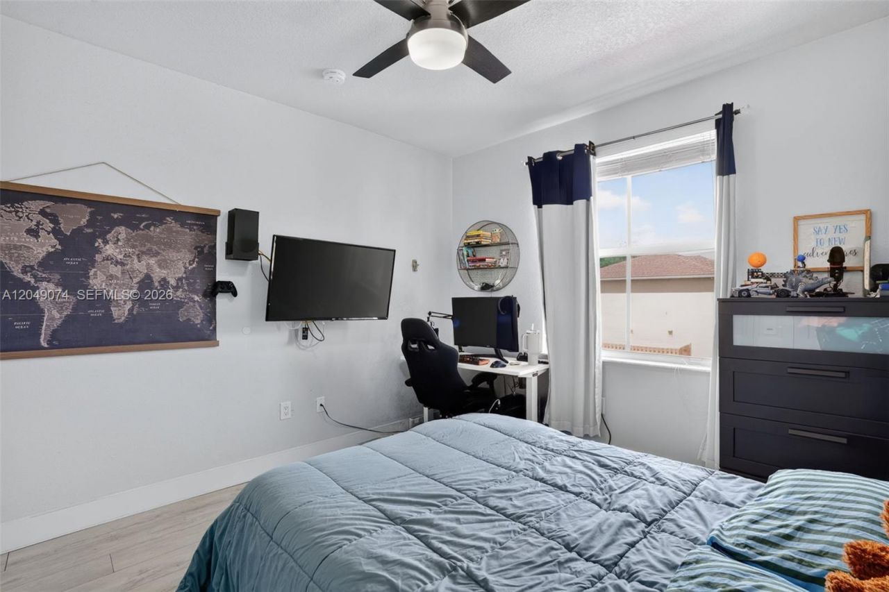 913 NW 135th Ave, Pembroke Pines, FL 33028 Photo