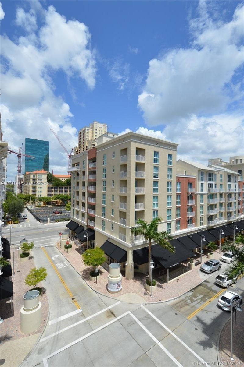 7280 SW 90th St , Unit 501, Miami, FL 33156 Photo