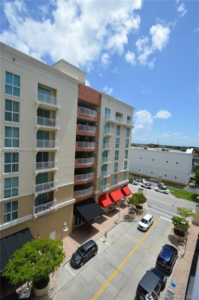 7280 SW 90th St , Unit 501, Miami, FL 33156 Photo
