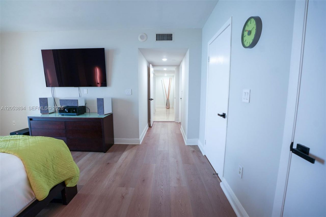 8855 Collins Ave, Unit 11B, Surfside, FL 33154 Photo