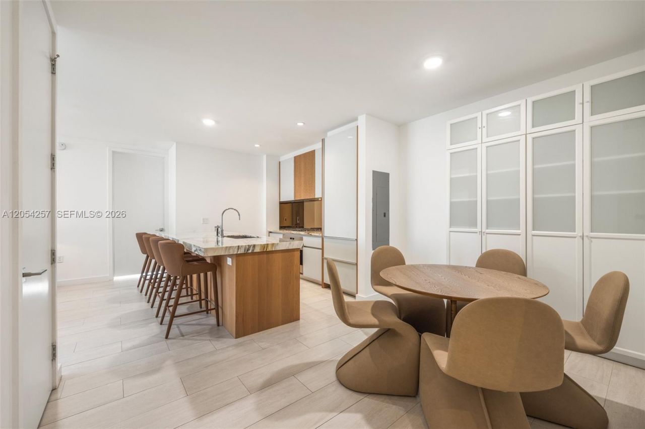 2831 S Bayshore Dr, Unit 1701, Coconut Grove, FL 33133 Photo