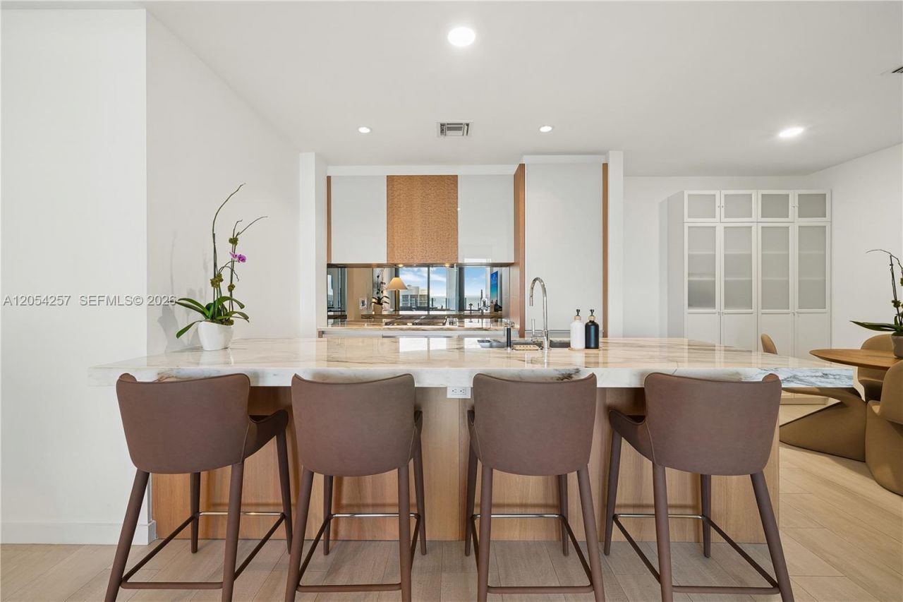 2831 S Bayshore Dr, Unit 1701, Coconut Grove, FL 33133 Photo