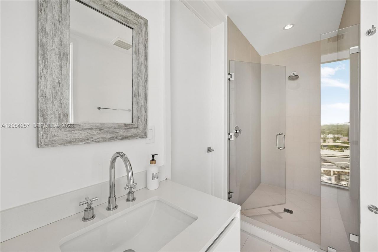 2831 S Bayshore Dr, Unit 1701, Coconut Grove, FL 33133 Photo