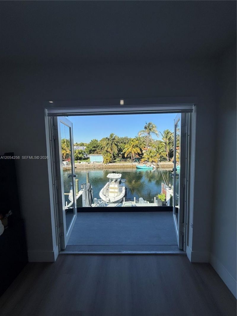1955 NE 123rd St , North Miami, FL 33181 Photo