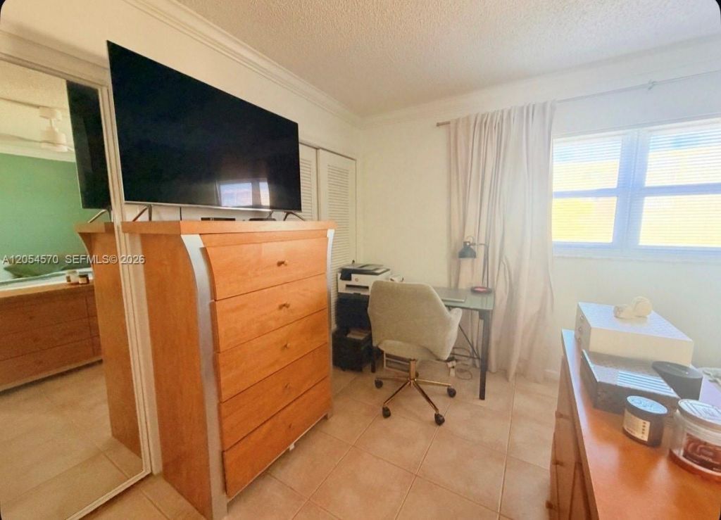 420 NE 12th Ave , Unit 502, Hallandale Beach, FL 33009 Photo