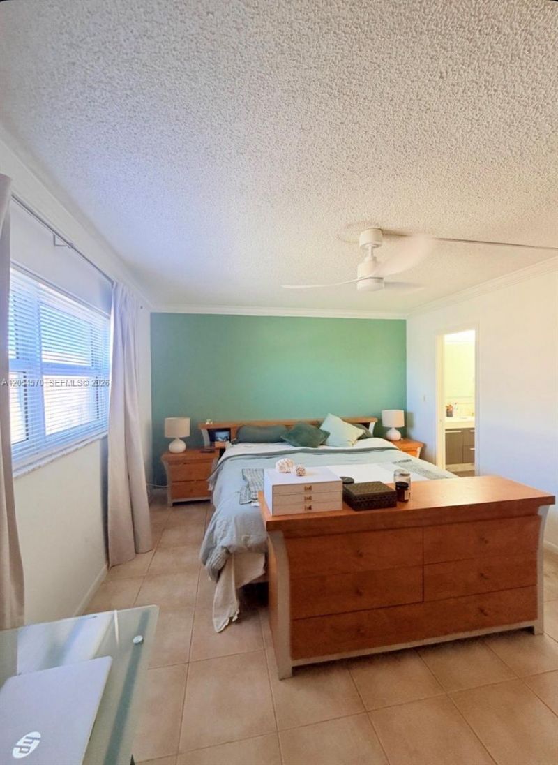 420 NE 12th Ave , Unit 502, Hallandale Beach, FL 33009 Photo
