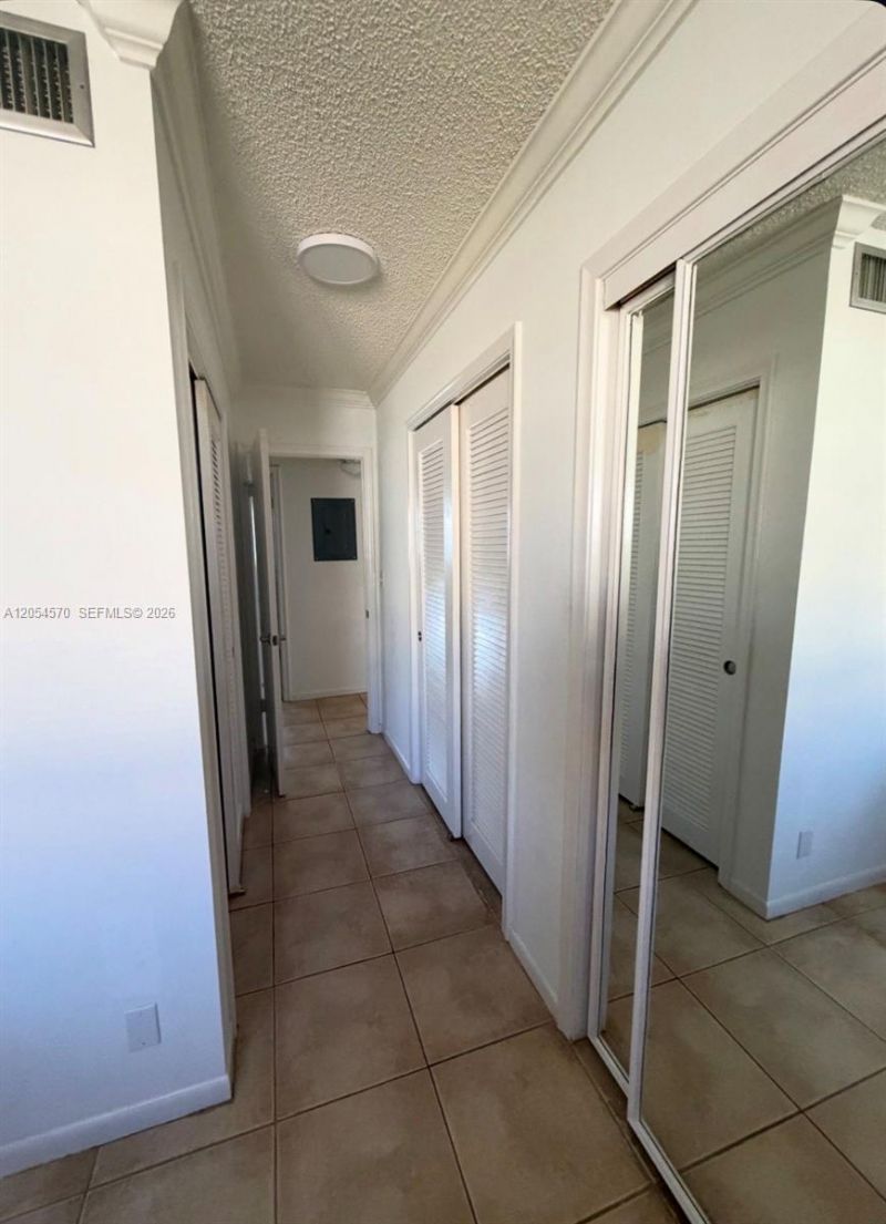 420 NE 12th Ave , Unit 502, Hallandale Beach, FL 33009 Photo