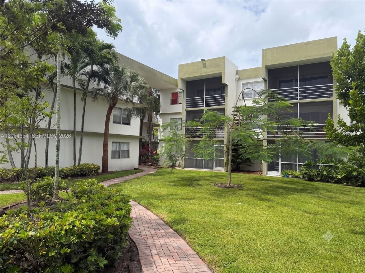 4205 N University Dr , Unit 303, Sunrise, FL 33351 Photo