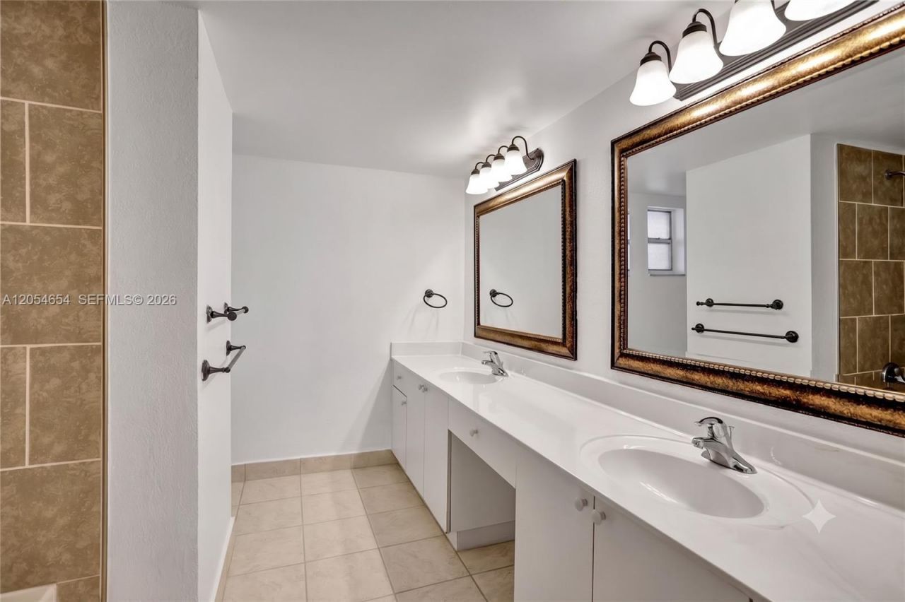 4205 N University Dr , Unit 303, Sunrise, FL 33351 Photo