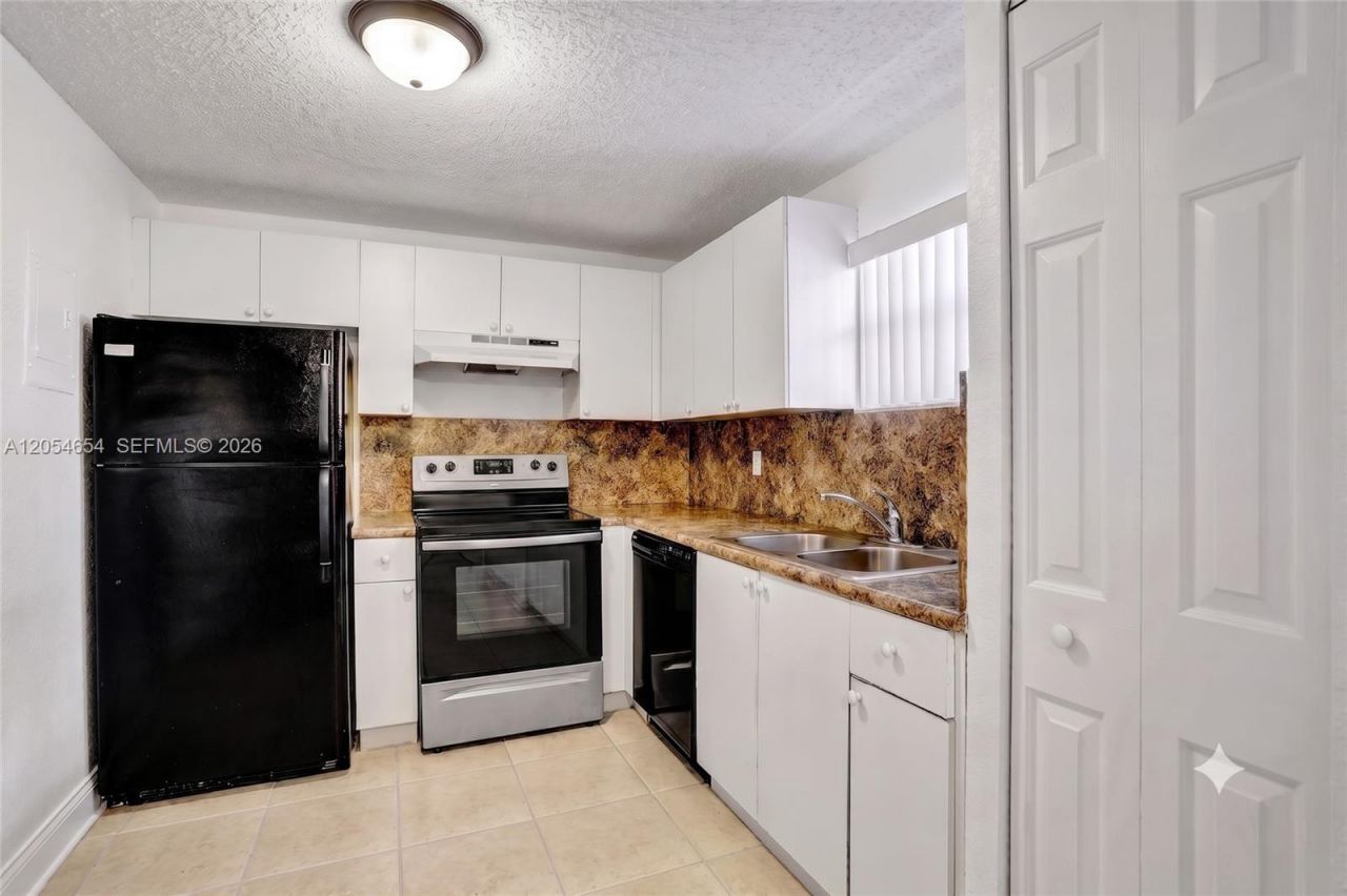 4205 N University Dr , Unit 303, Sunrise, FL 33351 Photo